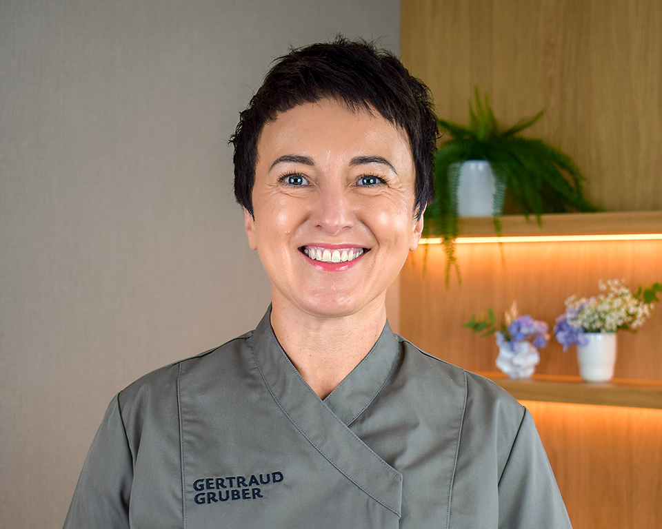 Eine von 1200 Gertraud Gruber Fachkosmetikerinnen