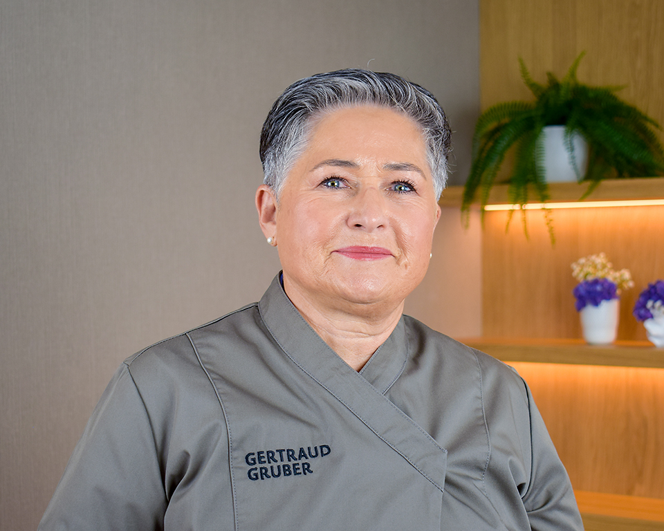 Eine von 1200 Gertraud Gruber Fachkosmetikerinnen