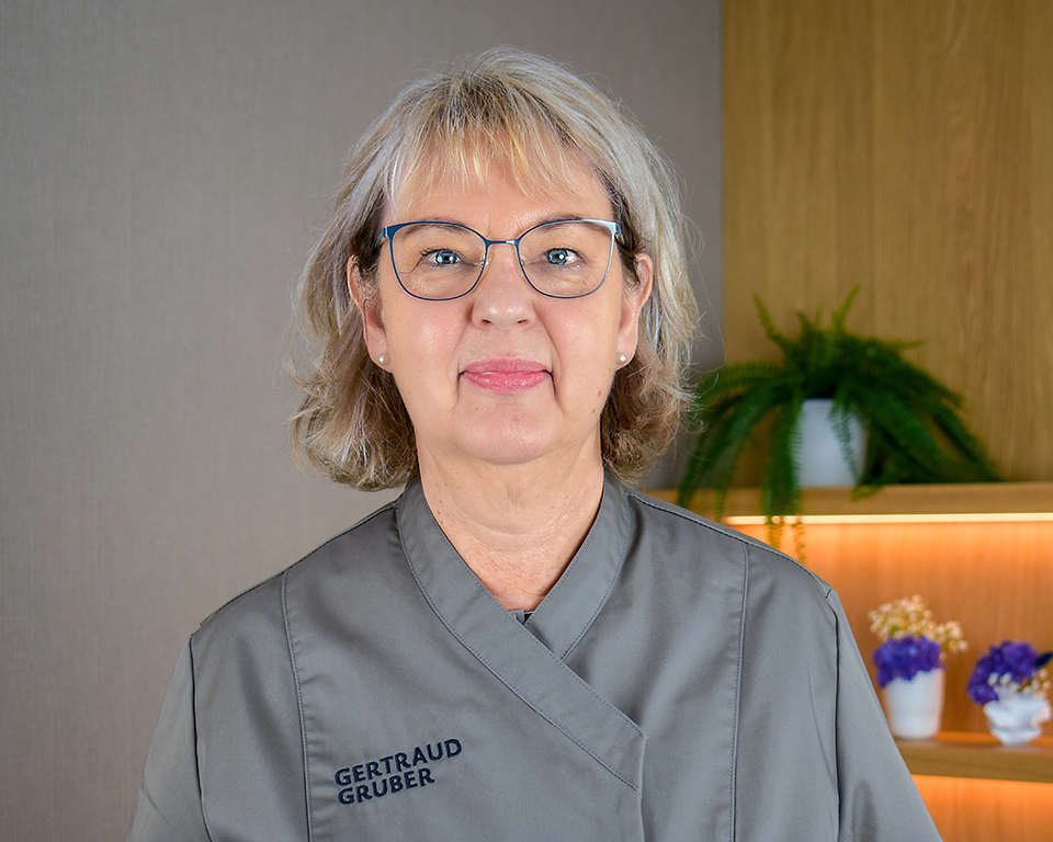 Eine von 1200 Gertraud Gruber Fachkosmetikerinnen